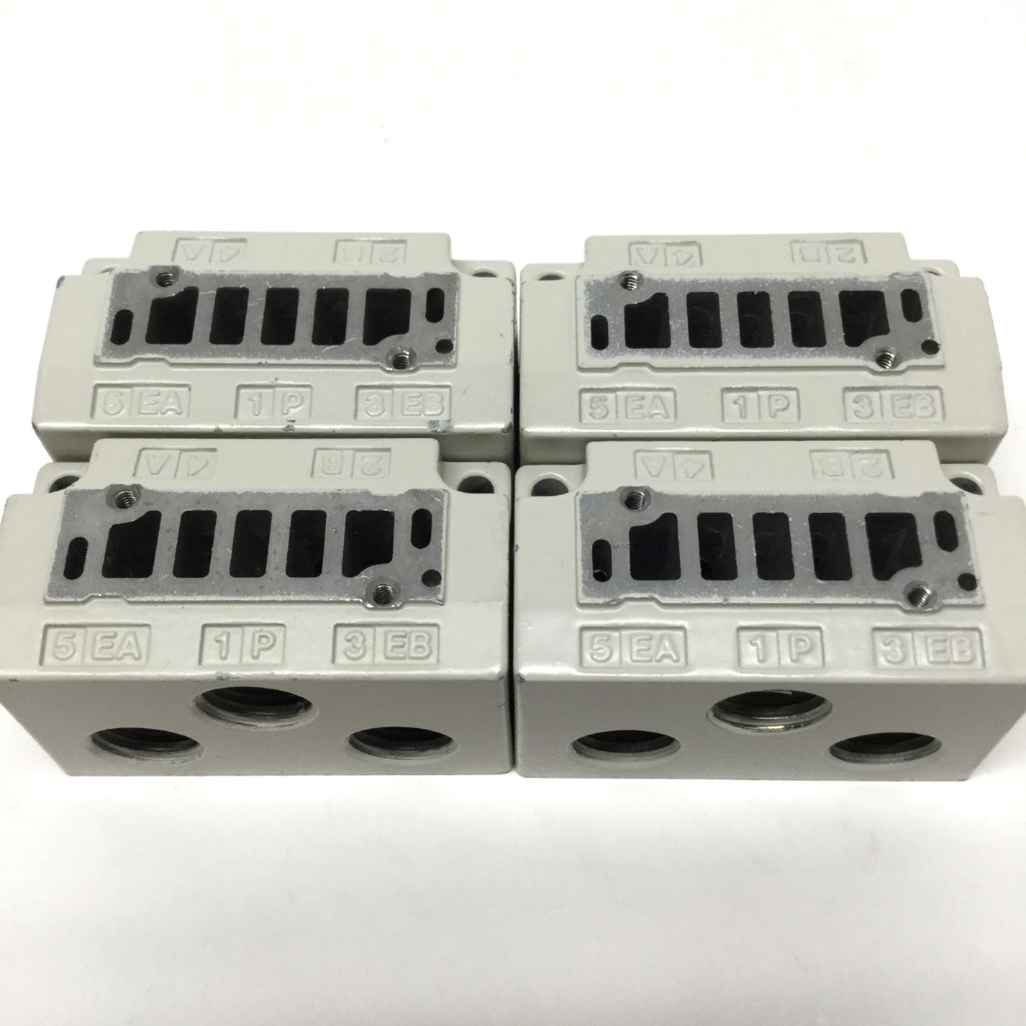 New – Open box Lot of 4 SMC SY3000-27-1 Solenoid Valve Sub-Plate Manifold Base, 5-Port, Rc 1/8"