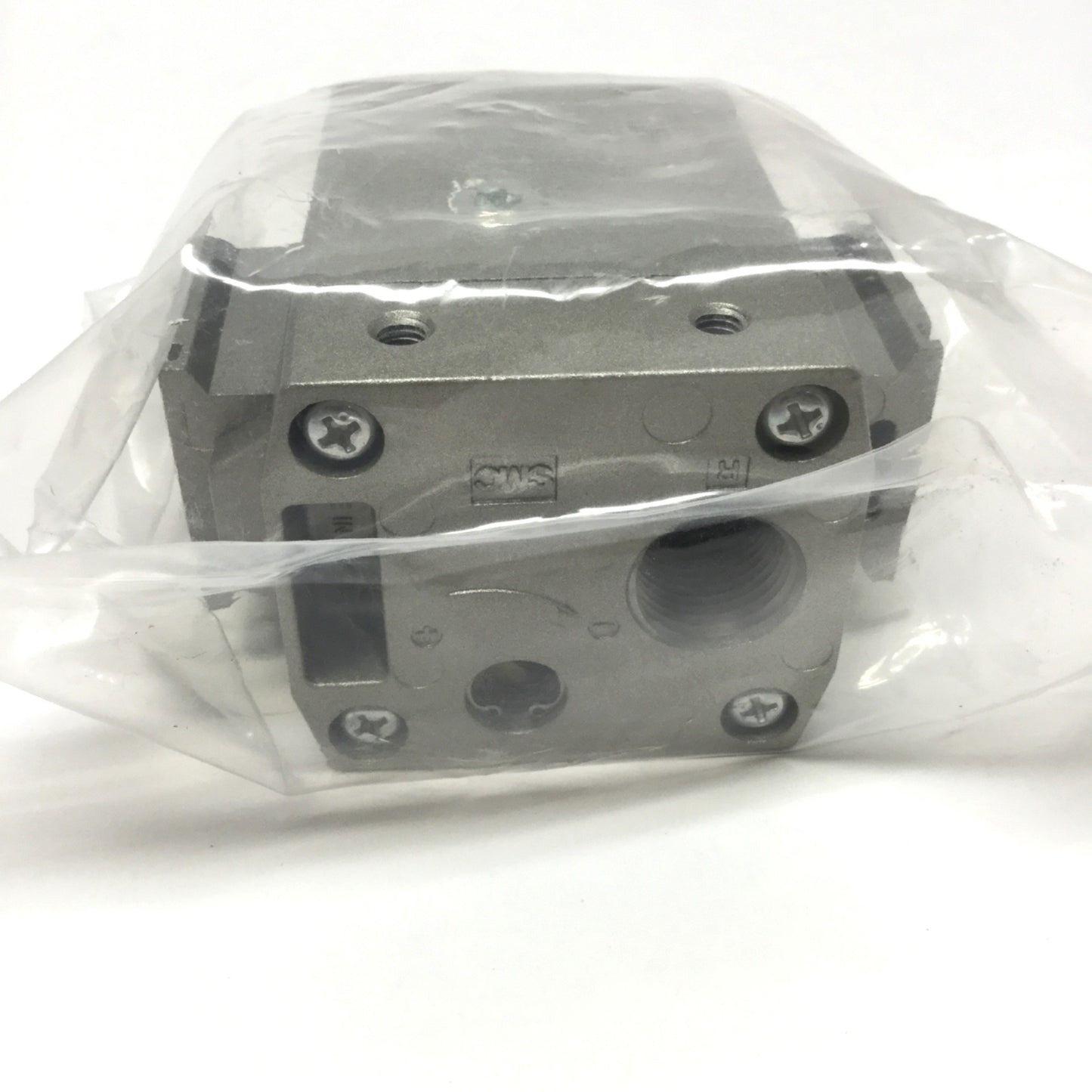 New SMC NAVA3000-N03 Soft Start-Up Valve, Air Pilot, 0.2-1.0MPa, 3/8" NPT