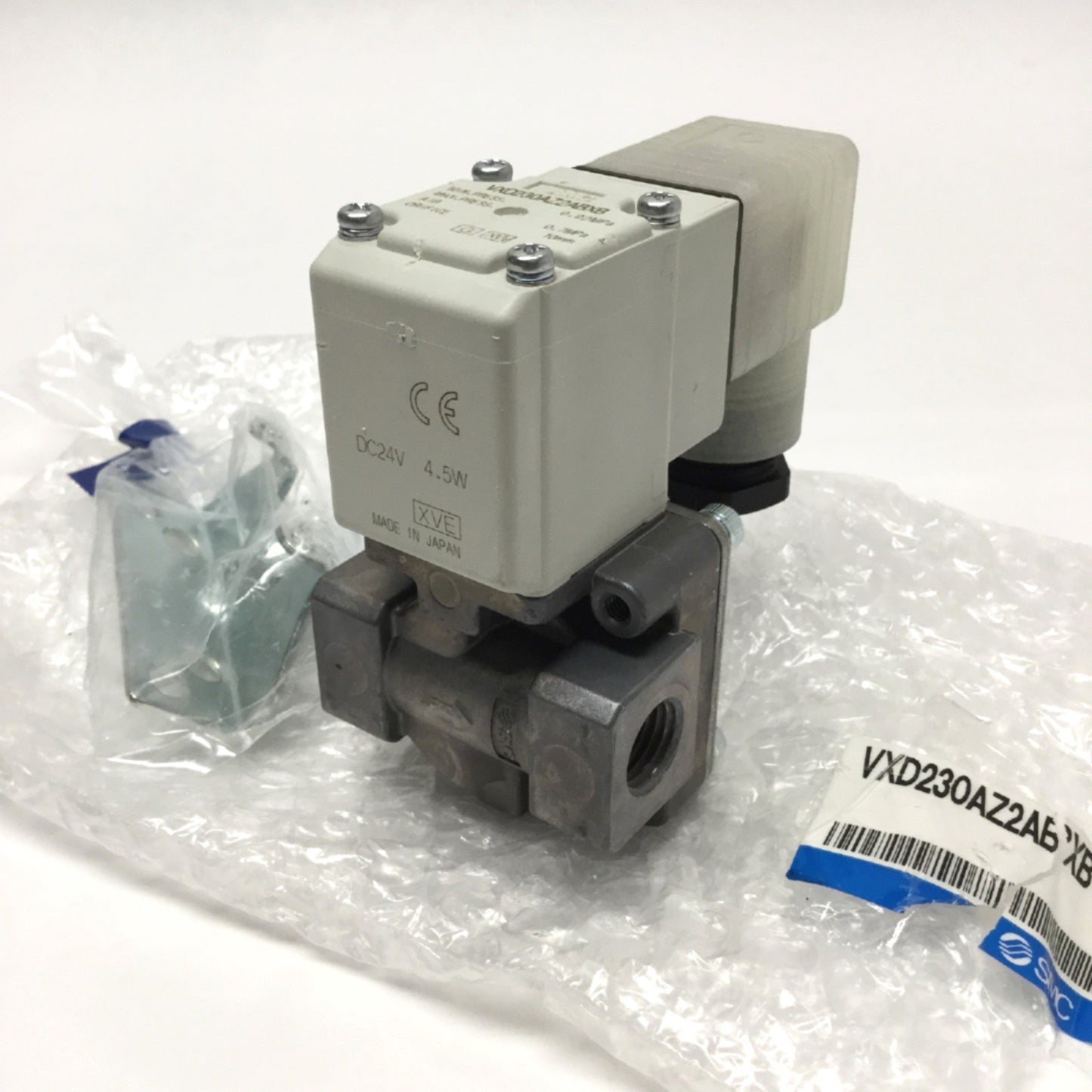 Used SMC VXD230AZ2ABXB Solenoid Air Valve 2-Port NC, 0.02MPa-0.7MPa, 24VDC, 1/4" NPT