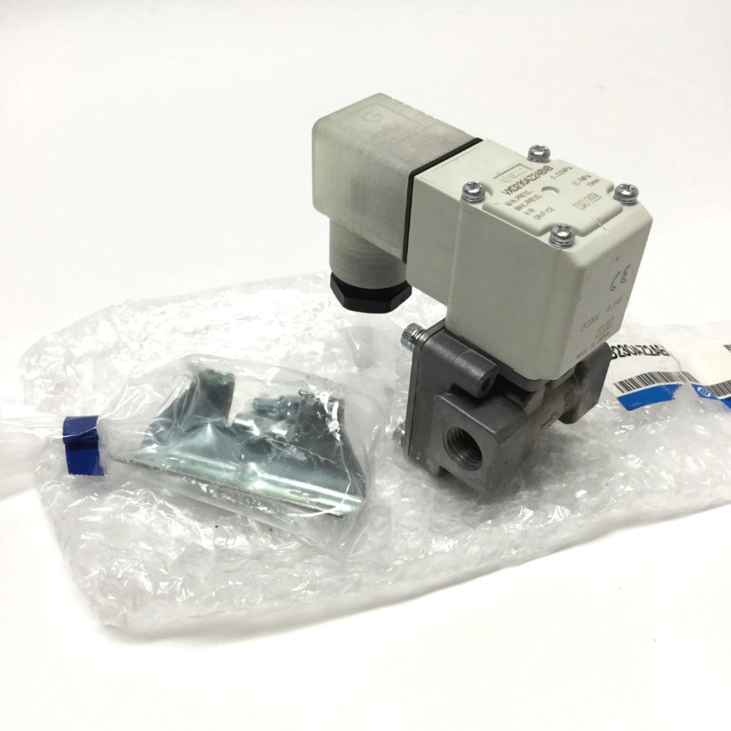 Used SMC VXD230AZ2ABXB Solenoid Air Valve 2-Port NC, 0.02MPa-0.7MPa, 24VDC, 1/4" NPT