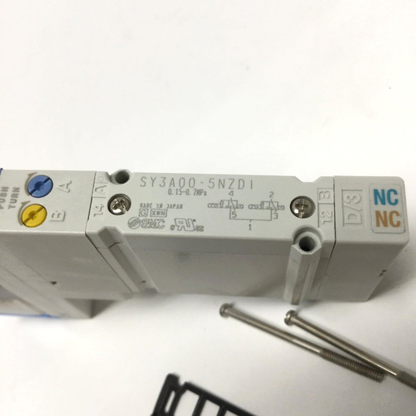 Used SMC SY3A00-5NZD1 Double Solenoid Control Valve 4-Position Dual 3-Port, NC, 24VDC
