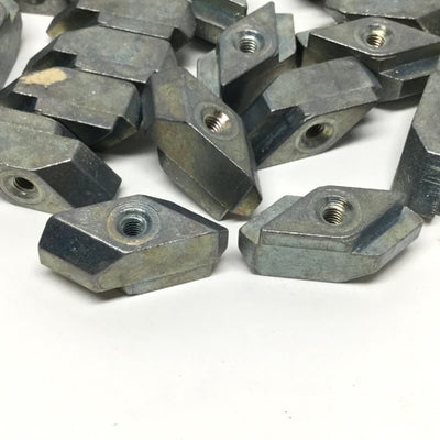 New – Open box Lot of 60 Maytec 1.34.20EM3 Rhomboid T-Slot Self-Locking Nuts E Hardware, M3