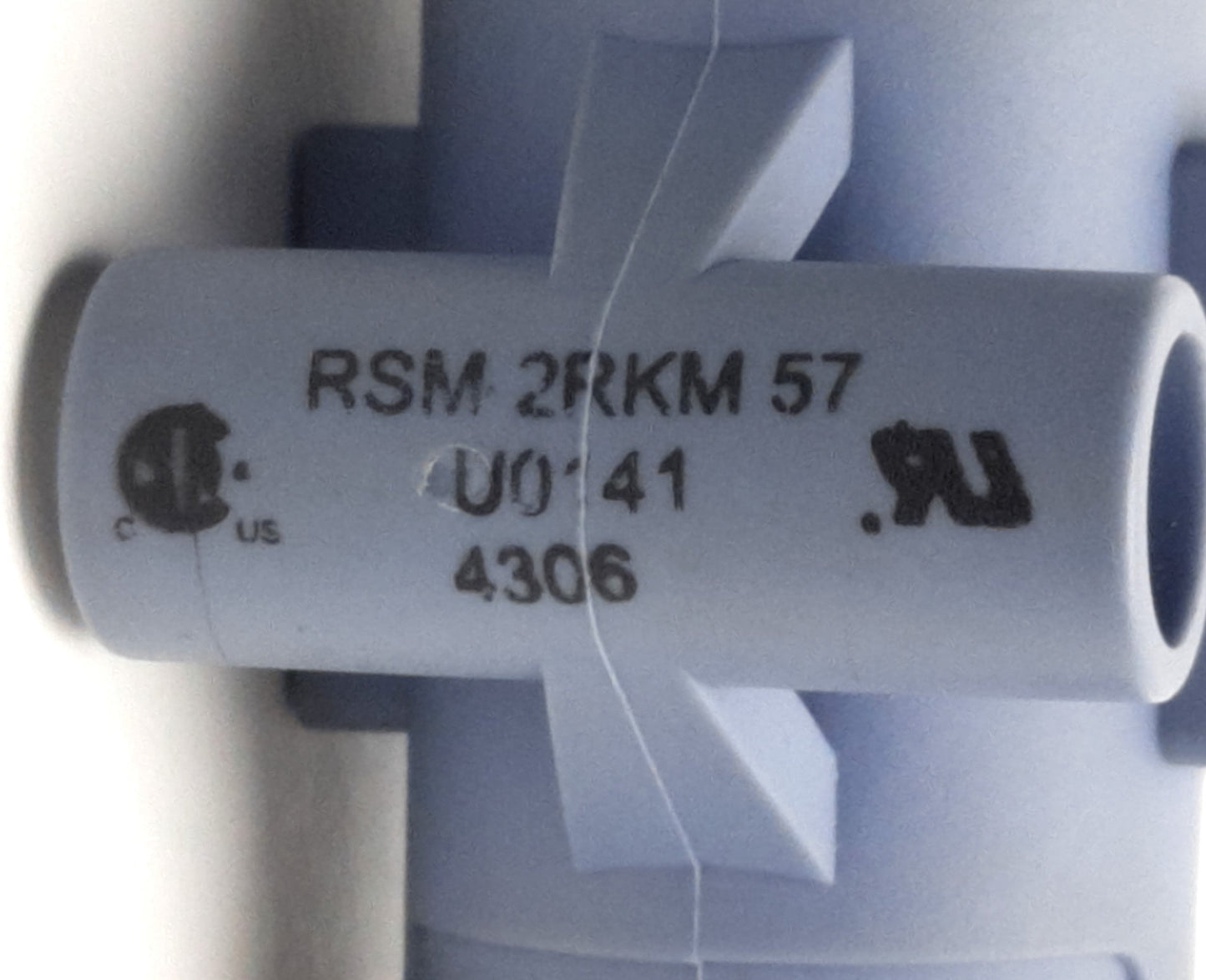 New – Open box Turck RSM-2RKM 57 U0141 2-Port Junction System, 7/8"-16UN 5-Pin, M/F/F, 250V 9A