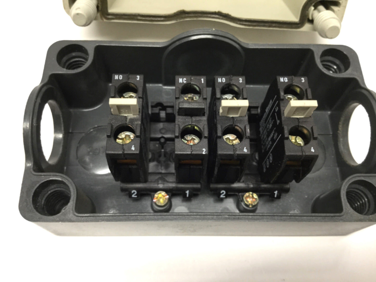 Used Moeller M22-I2 Pushbutton Station w/E-Stop Push-Pull, Green Start Switch 3NO-1NC