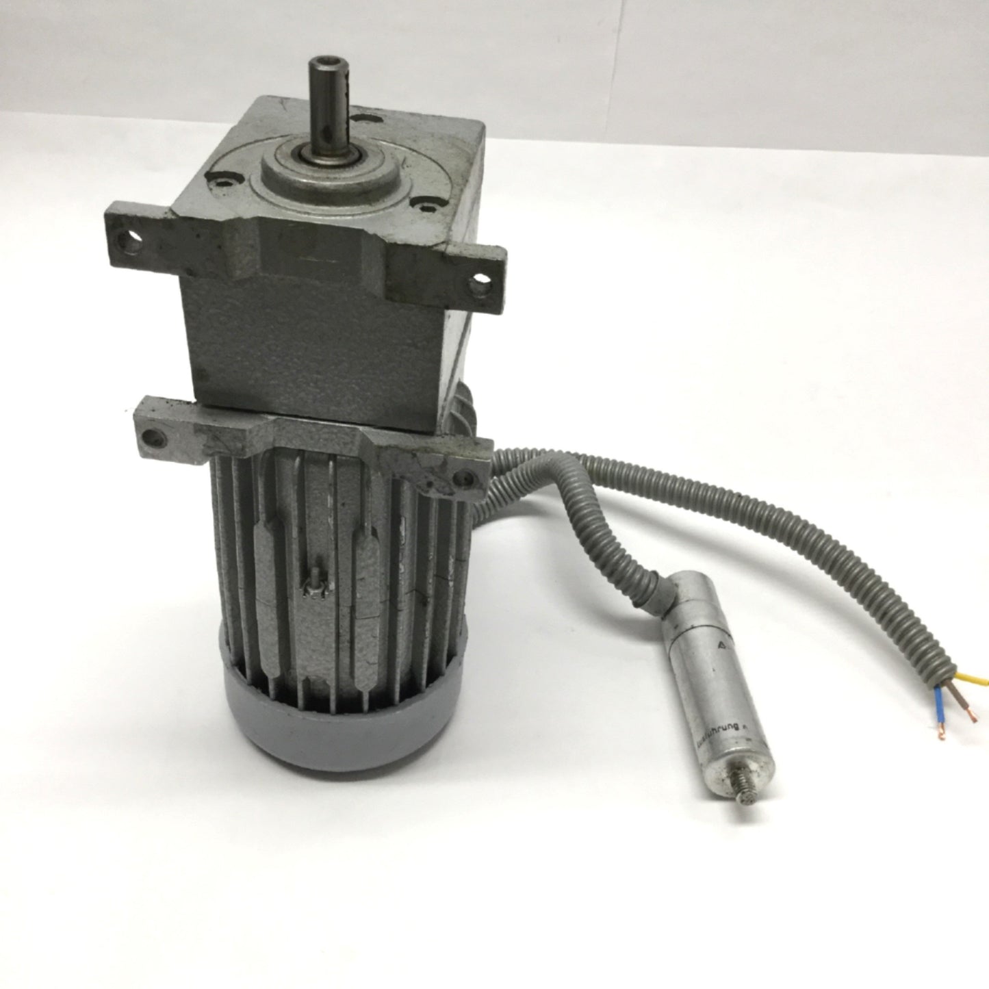Used Heynau EG 7150-AY-RL Gearmotor 220VAC 60Hz, 168.9:1 Ratio, 9.2RPM, 8.3Nm