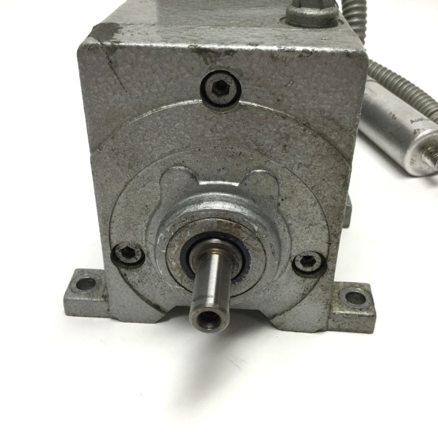 Used Heynau EG 7150-AY-RL Gearmotor 220VAC 60Hz, 168.9:1 Ratio, 9.2RPM, 8.3Nm