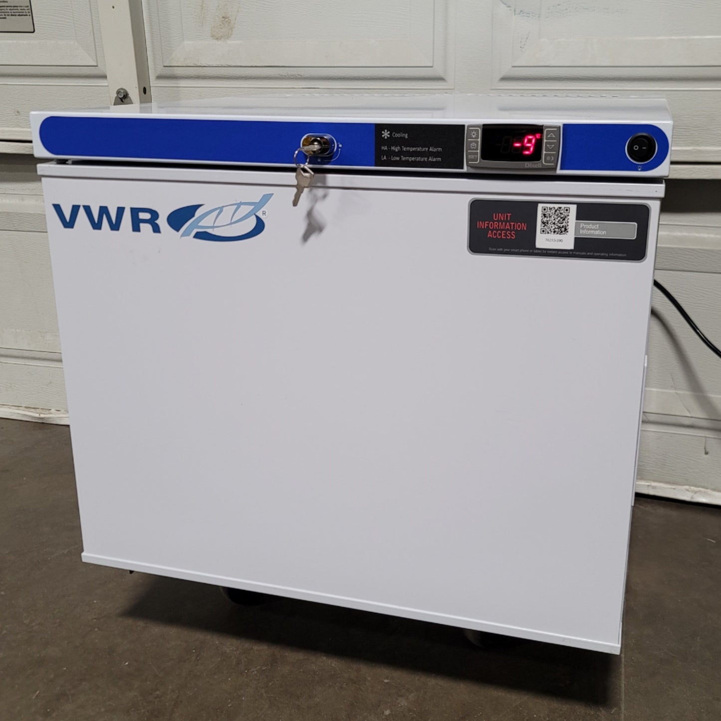 Used VWR 76210-390 HCUCFS-0120-LH Benchtop Lab Freezer 1.7CuFt, -15 To -25°C, 120VAC