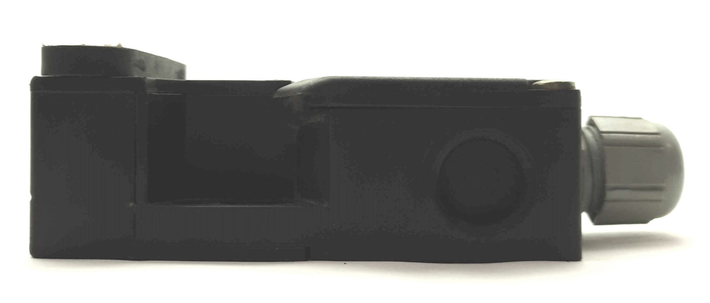 Used SCHMERSAL AZ16-12ZVRK-M16 Safety Door Switch 2x NC 1x NO 230VAC 4 A w/Key & Grip