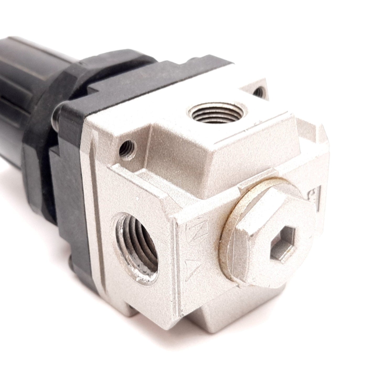 Used SMC NAR2000-N02 Pneumatic Regulator, 0.05-0.85MPa, 1/4" NPT 1/8" NPT