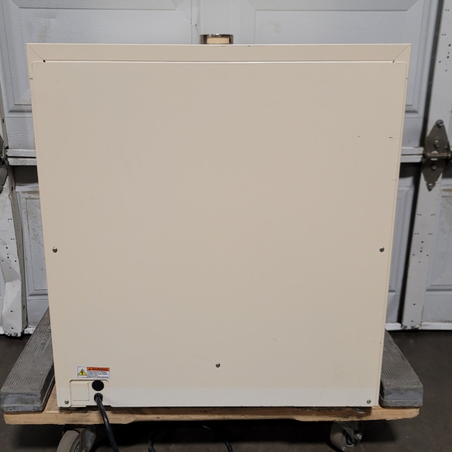 Used Thermo Scientific 6522 Gravity Convection Oven 2.5CuFt, 65-210°C, 120VAC 10A
