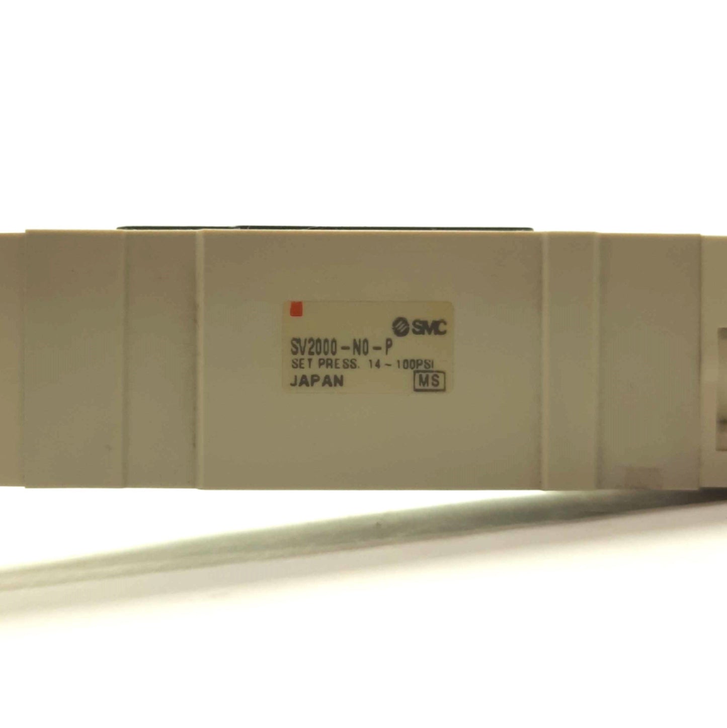 New SMC SV2000-N0-P Manifold/Valve Interface Regulator, 14-100psi, w/0-150psi Gauge