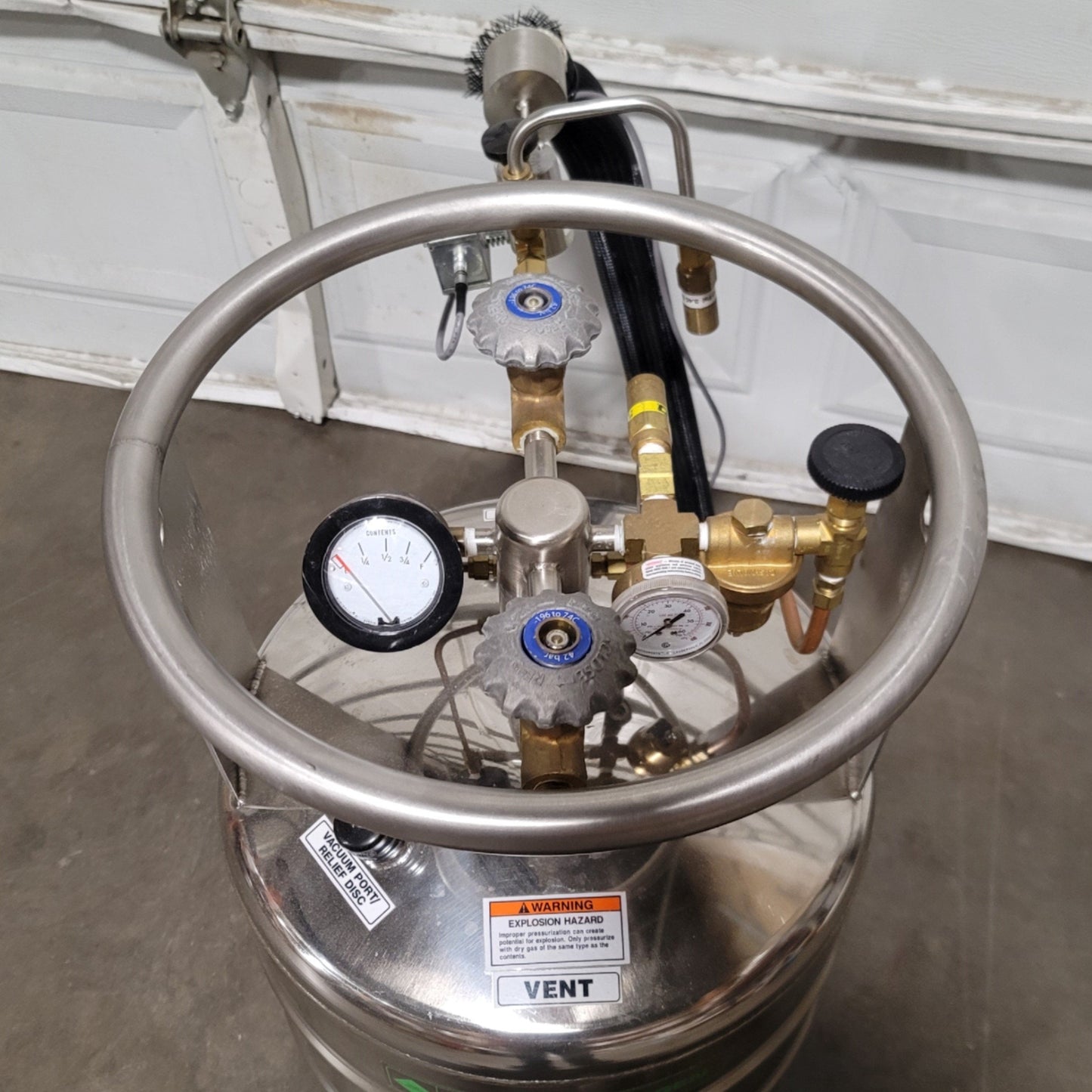 Used Cryofab CLPB 25 Liquid Nitrogen Dispensing Dewar 25L Capacity, 25psi, 16" x 32"