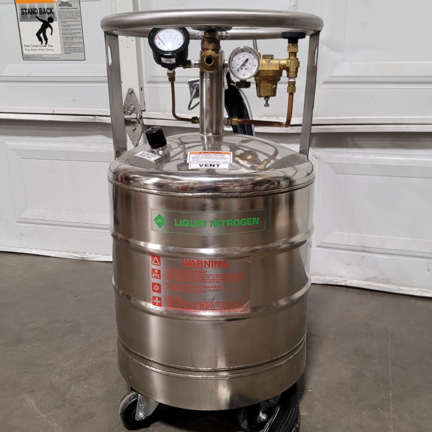 Used Cryofab CLPB 25 Liquid Nitrogen Dispensing Dewar 25L Capacity, 25psi, 16" x 32"
