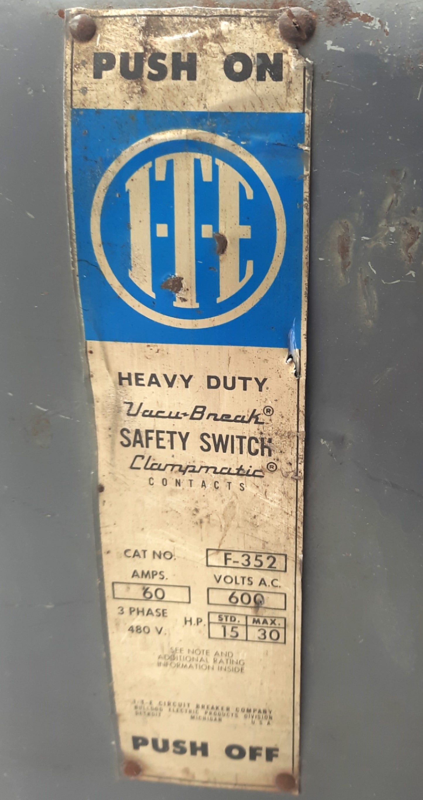 Used Siemens F-352 Enclosed Safety Disconnect Switch 3 Phase 600VAC 60A