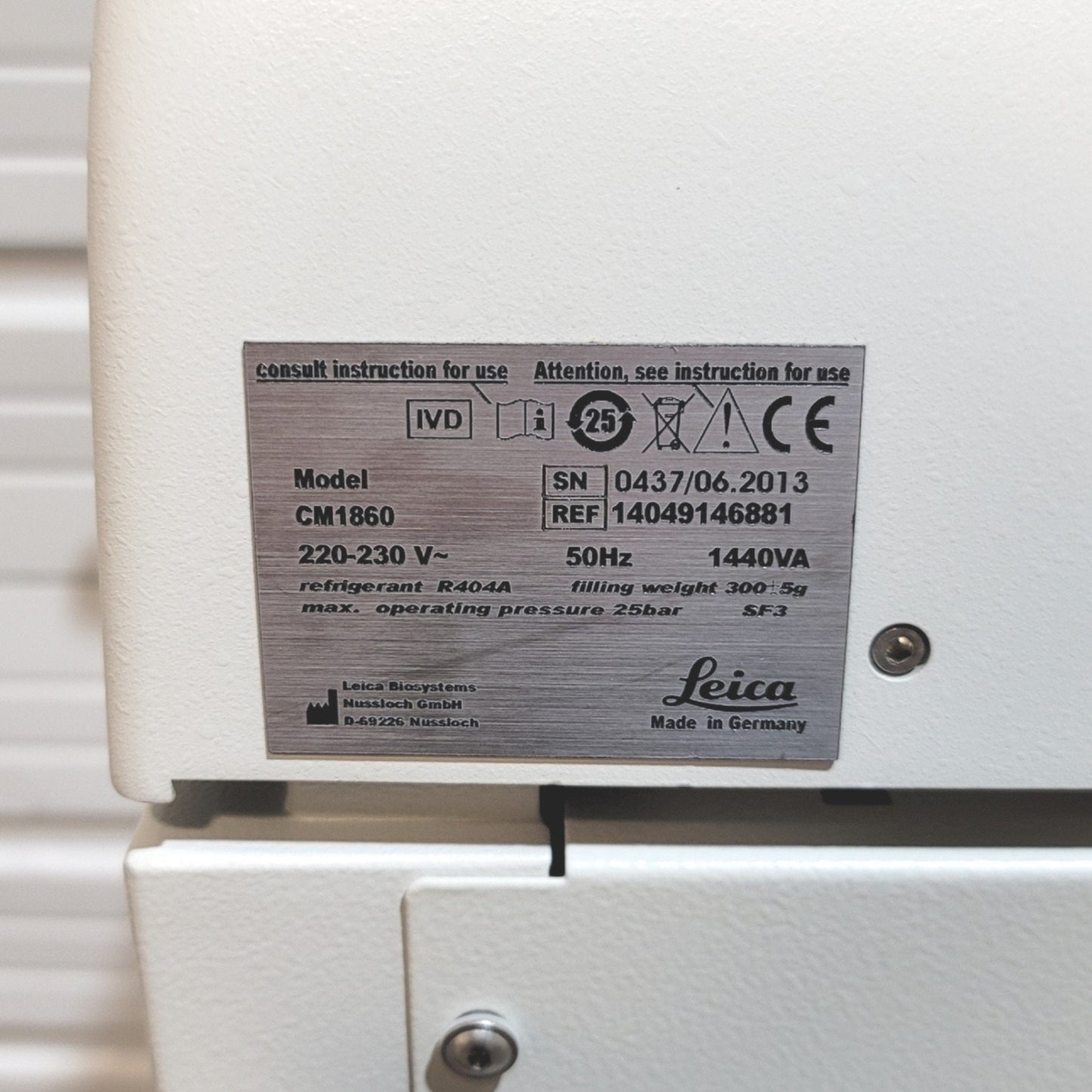 Used Leica CM1860 Cryostat Microtome 1-100 µm, 55x55mm Max, 0°C To -35°C, 220-230VAC