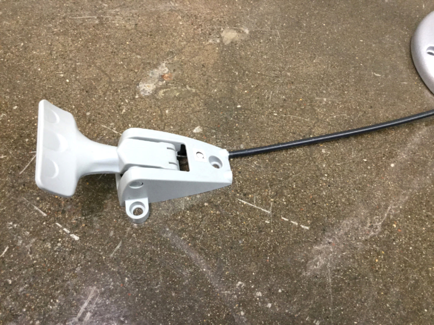 Used Adjustable Height Air Pedestal 14" Stroke (23" Retracted; 37" Extended) Ø2-3/8"