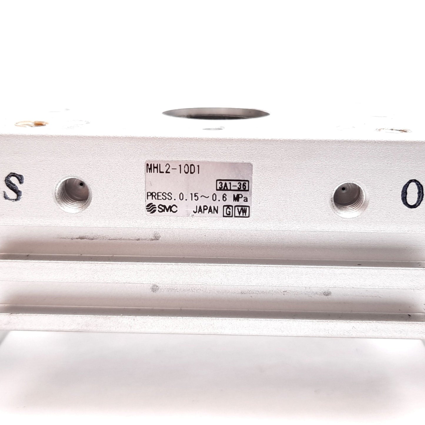 Used SMC MHL2-10D1 Pneumatic Gripper, Bore: 10mm, Stroke: 40mm, 0.15-0.6MPa, M5x0.8