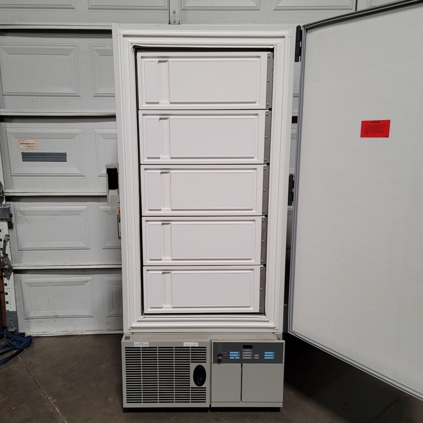 Used Thermo Fisher ULT1340-5-D40 Ultra Low Temperature Upright Freezer 13.4CuFt 208V