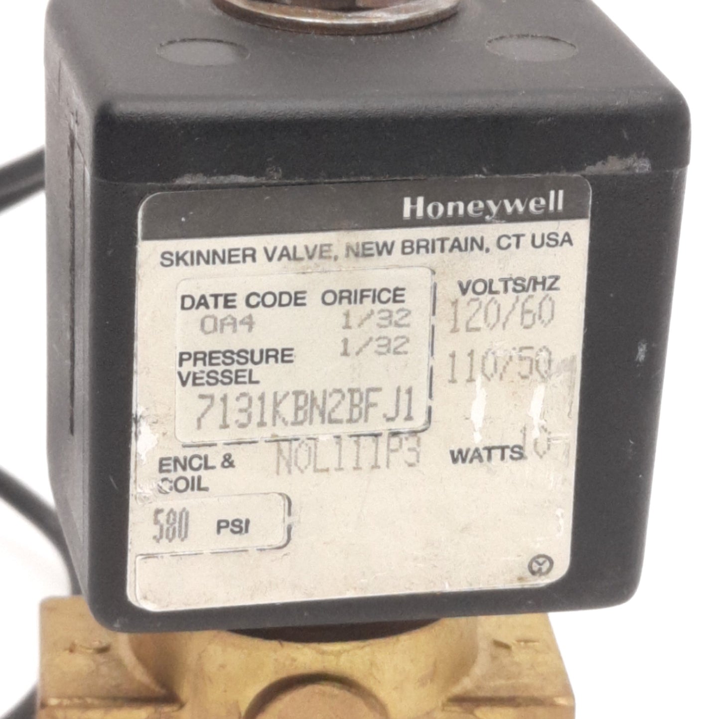 Used Honeywell 7131KBN2BFJ1 Skinner Solenoid Valve, 580 Psi, 1/4" NPT, 120V AC Coil