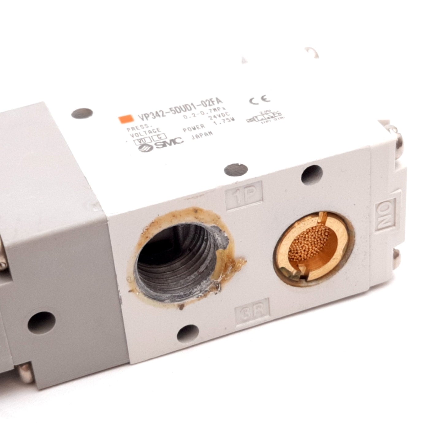 Used SMC VP342-5DUD1-02FA Solenoid Valve, 2-Position 3-Port, 24VDC, 0.2-0.7MPa, G1/4