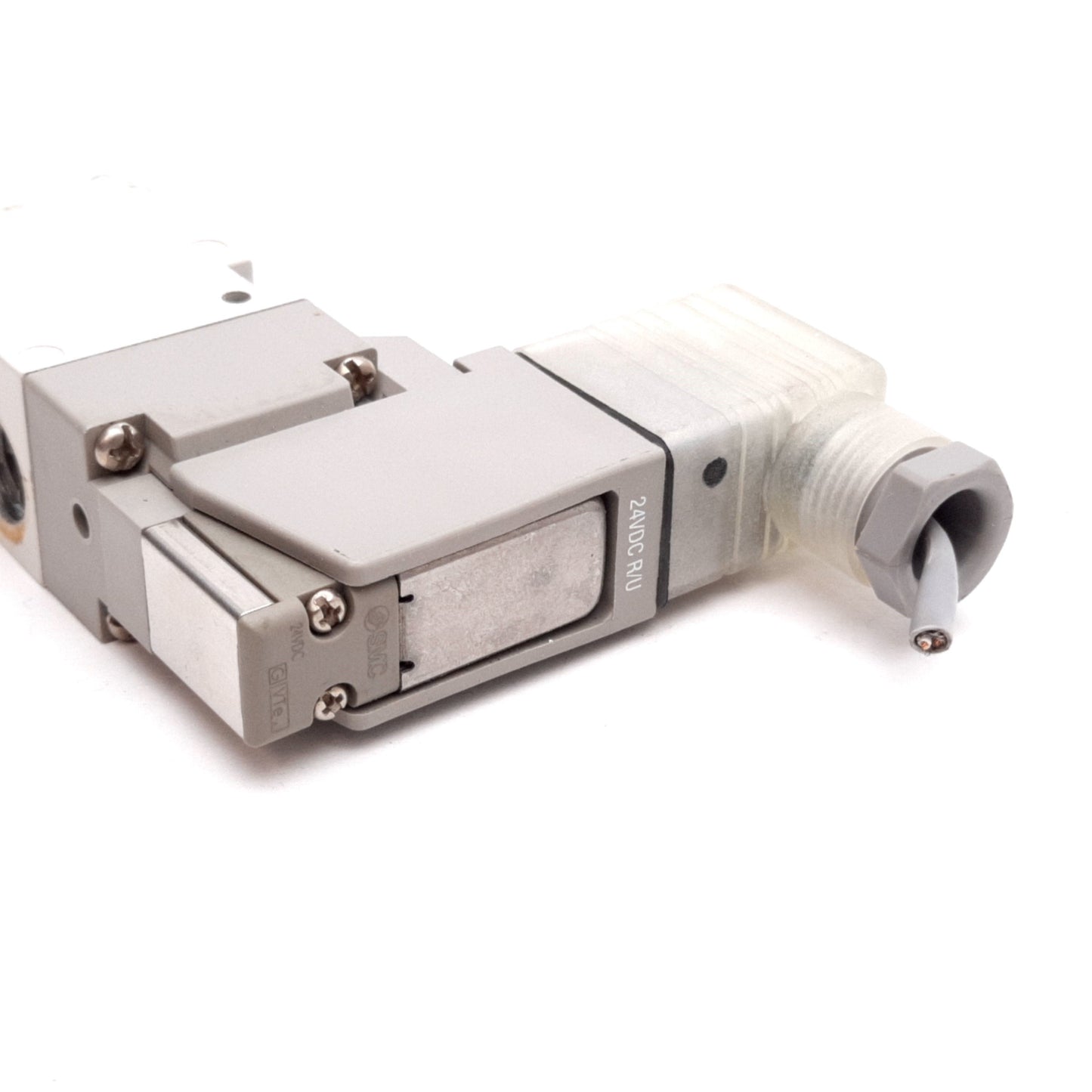 Used SMC VP342-5DUD1-02FA Solenoid Valve, 2-Position 3-Port, 24VDC, 0.2-0.7MPa, G1/4