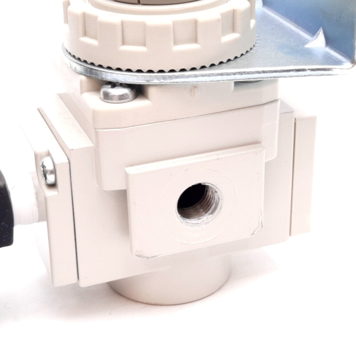 Used SMC AR20K-01BG-B Pneumatic Regulator, Supply: 1.0MPa, Set: 0.05-0.85MPa, Rc1/8