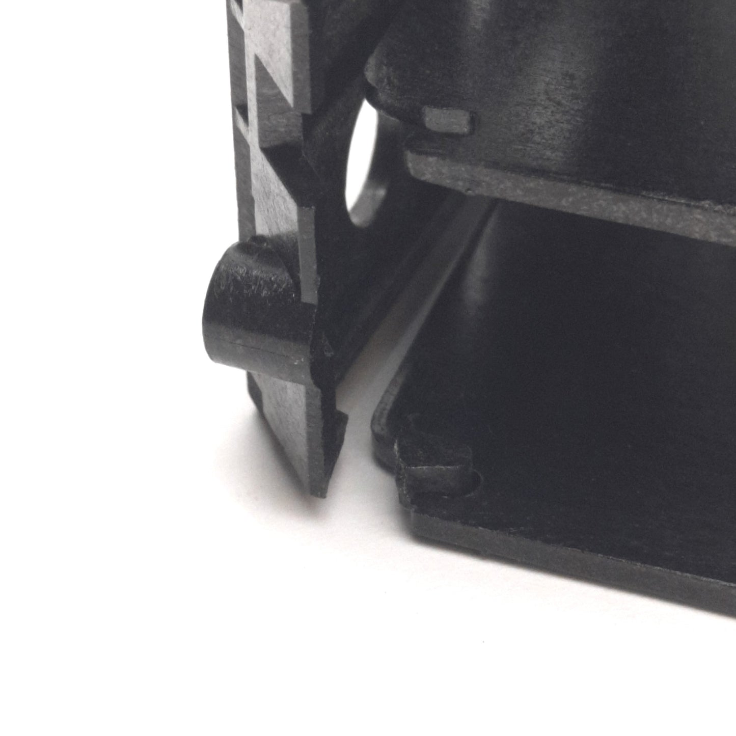 New – Open box Marathon 1322670CH Power Distribution Block 1x4 Line/Load 600V, 175A Max, 2-Pole