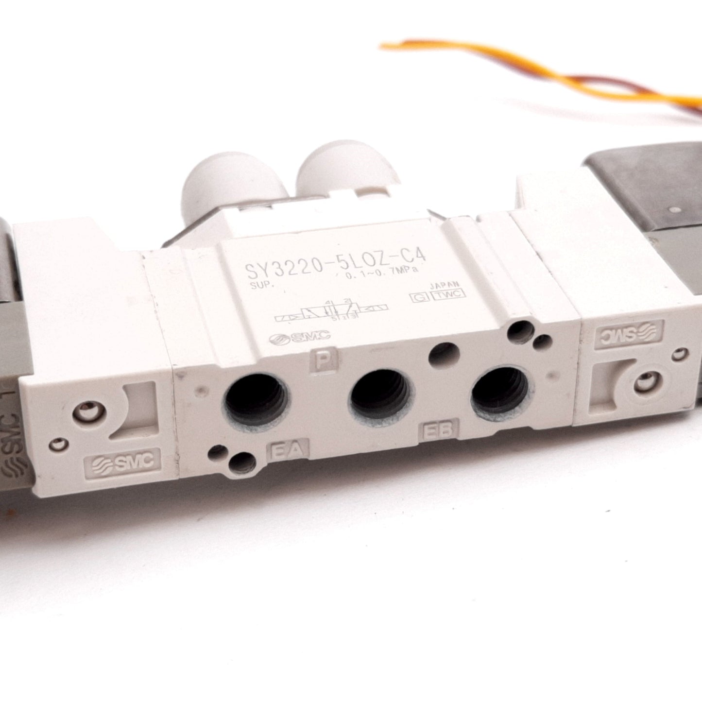 Used SMC SY3220-5LOZ-C4 Solenoid Valve, 2-Position 5-Port, 24VDC, 0.1-0.7MPa