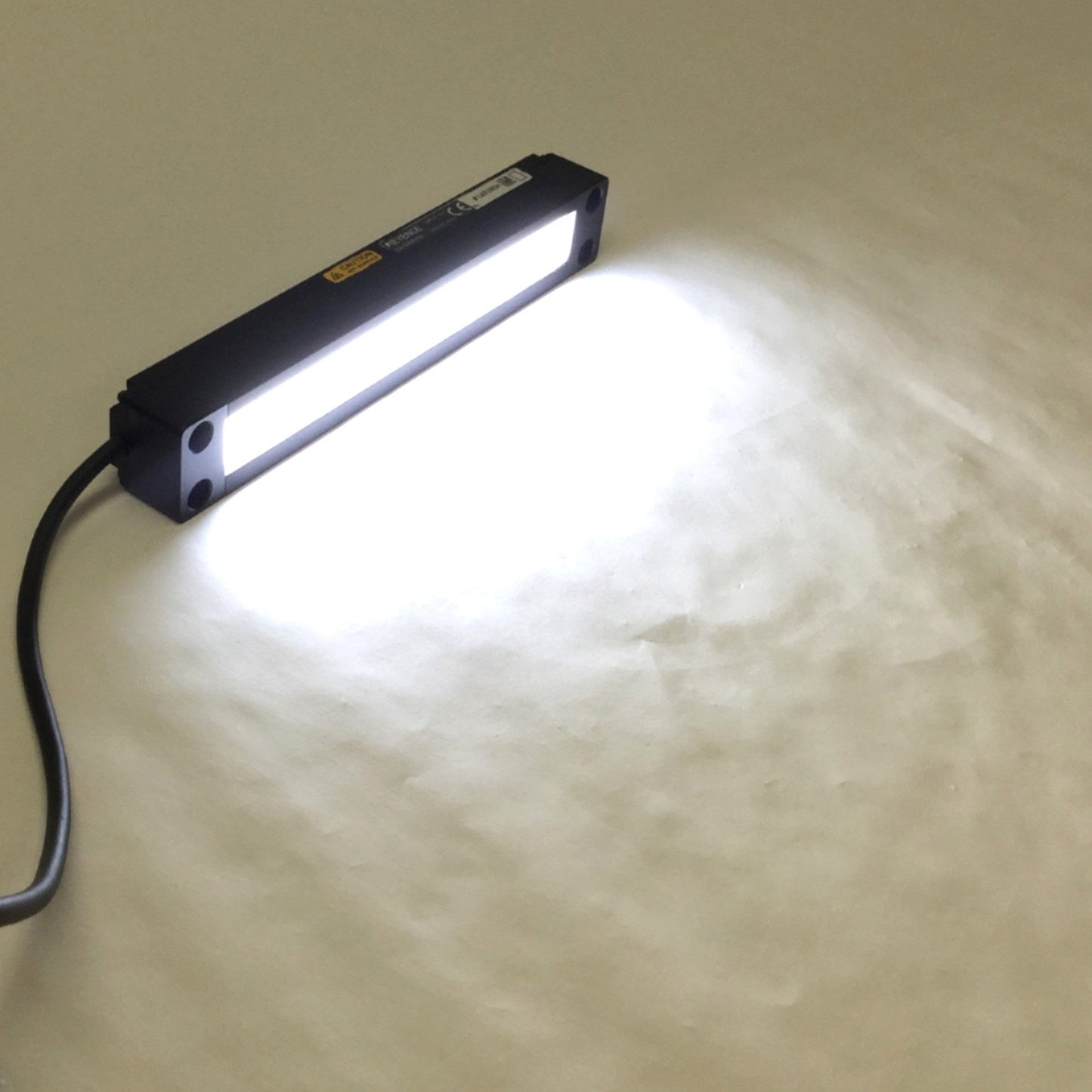 Used Keyence CA-DZW15D White Diffuse LED Light for Line Scan Cameras, 150mm, 12VDC