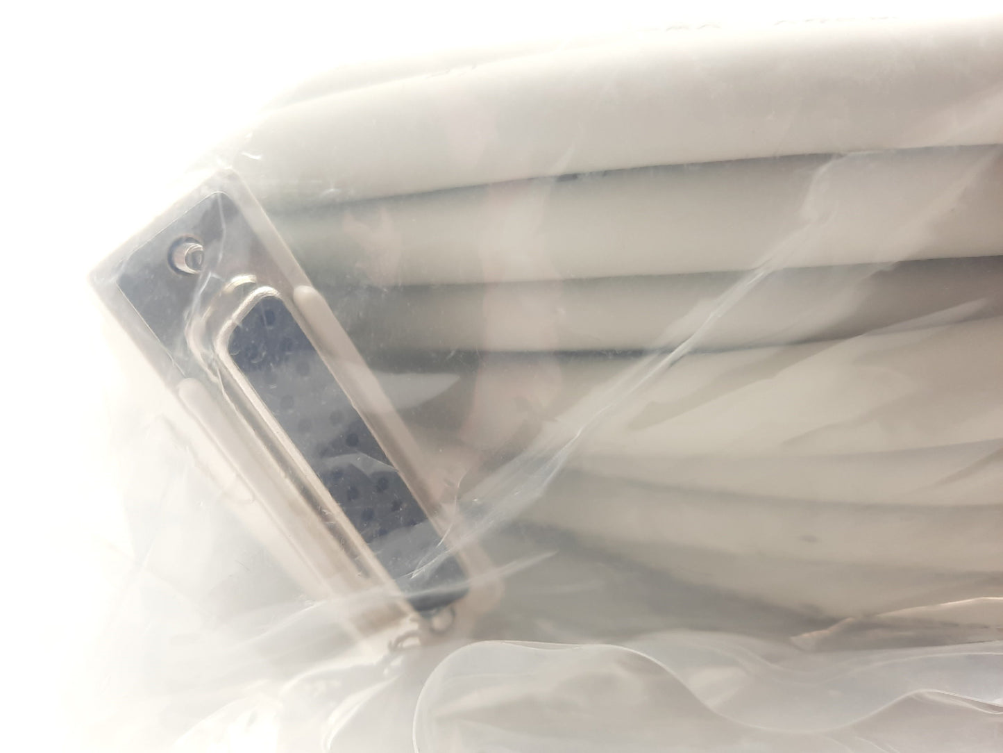 New SMC AXT100-DS25-150 VV5Q Manifold Cable, DB25 Female, 24AWG, 300VAC, 15m Long