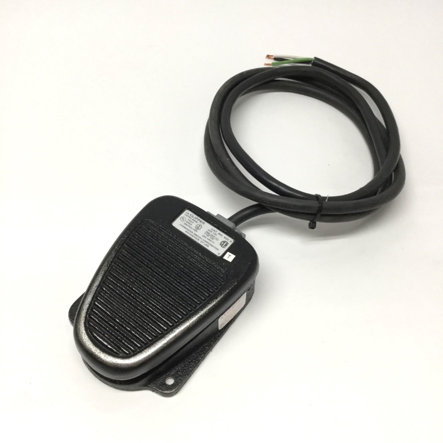 Used Linemaster 632-S Clipper Electric Momentary Foot Switch SPDT, 125-250VAC, 20A