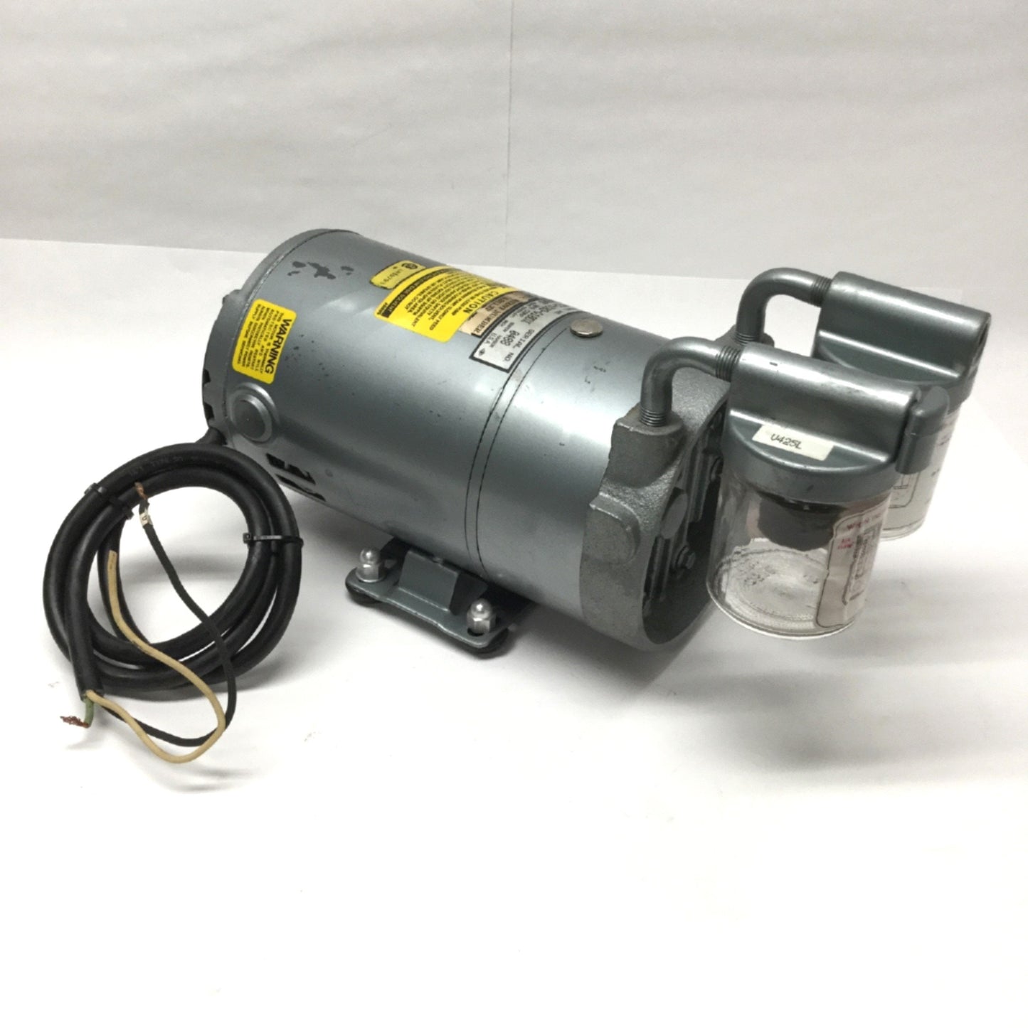 Used Gast 0522-V103-G18DX Oil-Less Rotary Vacuum Air Pump 115VAC 60Hz, 1PH, 1/4HP