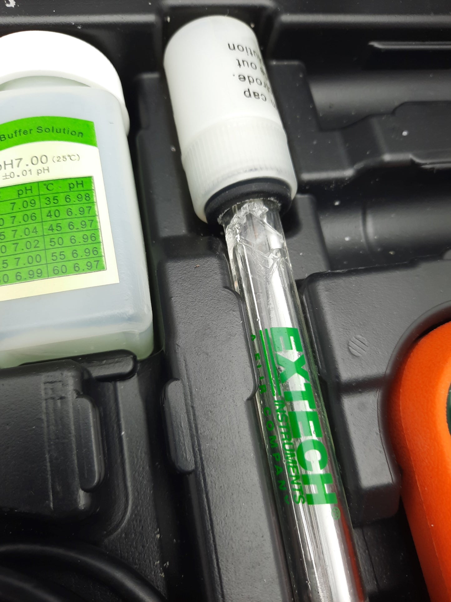 Used Extech EC600 Digital Conductivity/PH Meter -2pH to 19.99pH