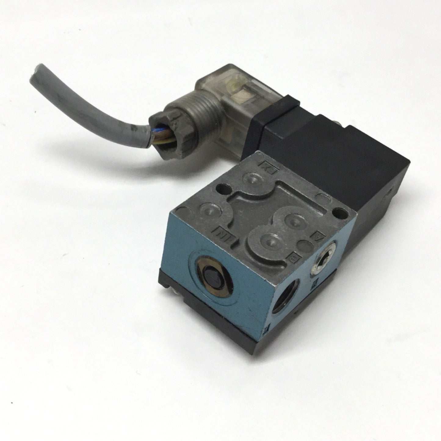 Used Mac 45A-AA1-DDAJ-1KG Solenoid Valve, 4-Port 2-Position, 24VDC, Vac to 120psi