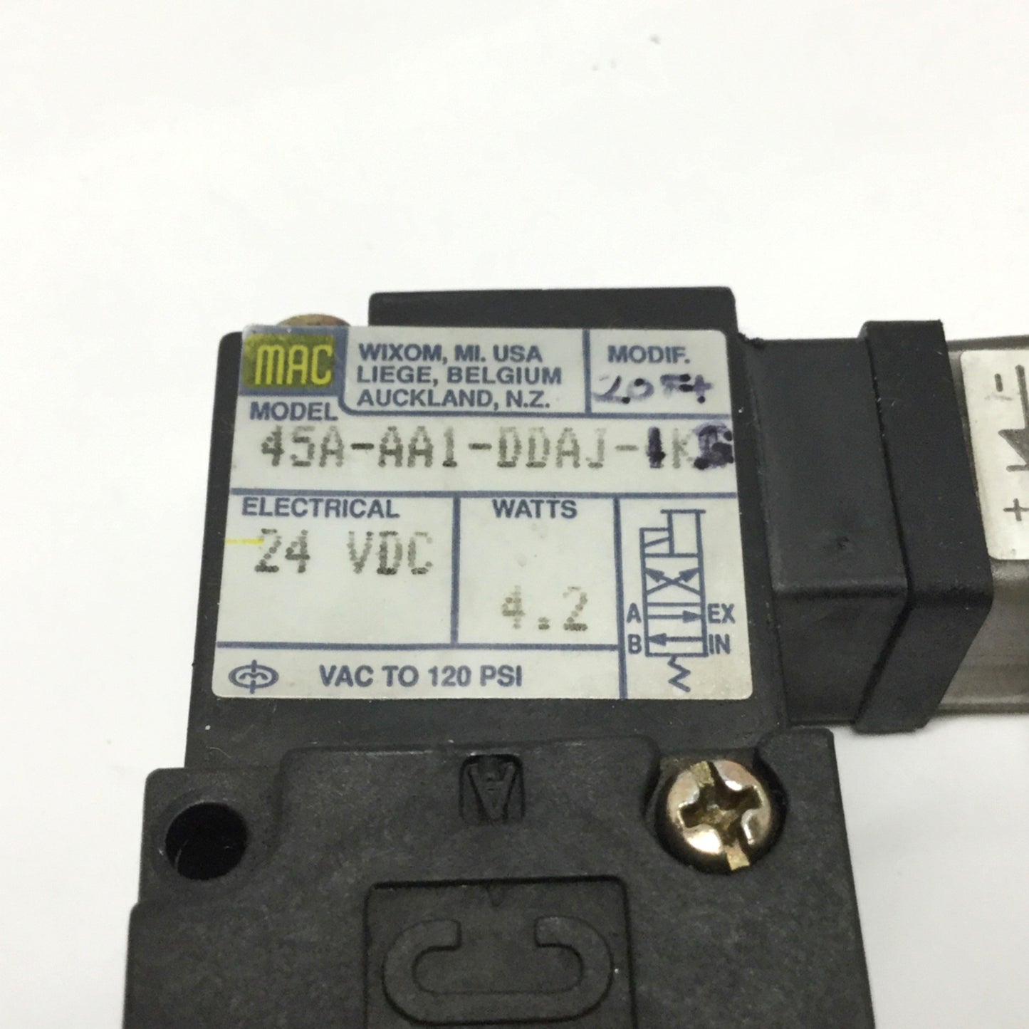 Used Mac 45A-AA1-DDAJ-1KG Solenoid Valve, 4-Port 2-Position, 24VDC, Vac to 120psi