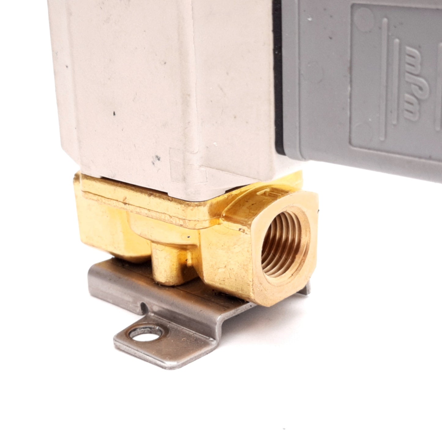 Used SMC VX214FGXB Solenoid Valve, 2-Way N/C, 24VDC, 0.1MPa to Atmospheric, Rc1/4