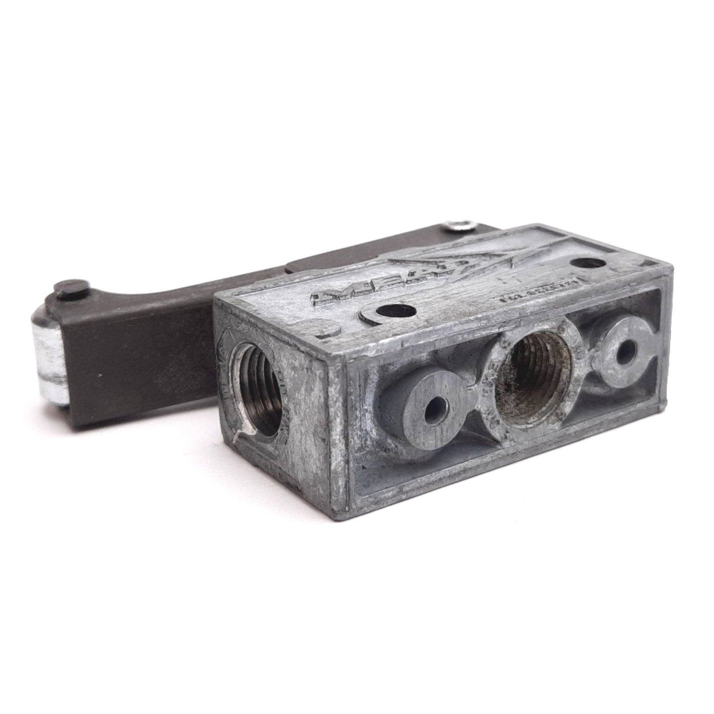 Used Mead MV-15 Mechanical Air Valve, Roller Actuator, 2-Position 3-Port, 1/8" NPT