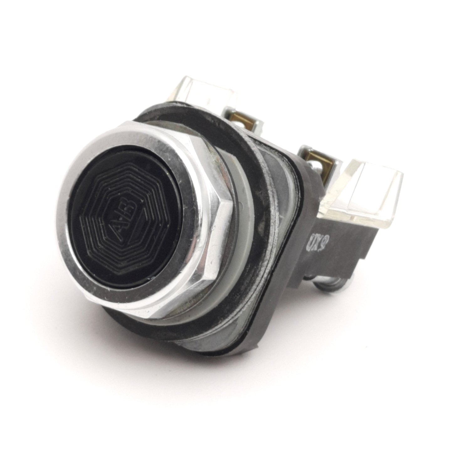 Used Allen Bradley 800T-A2D1 30mm Momentary Pushbutton, Flush, Black, 1NO, 600V Max