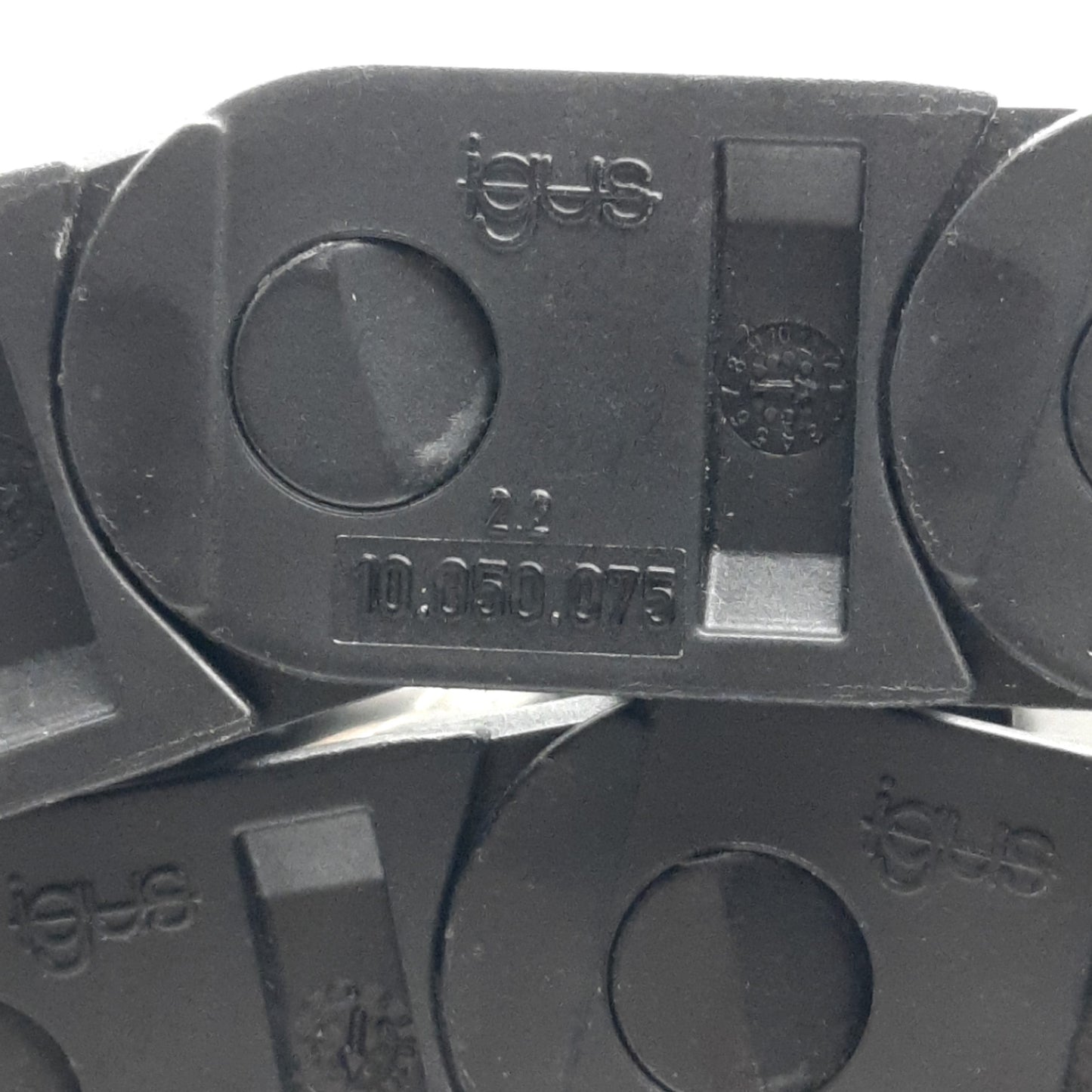 Used Igus 10.050.075 E-Chain Energy Drag Chain 50mm x 18mm, 47 Links, 1.4m Length