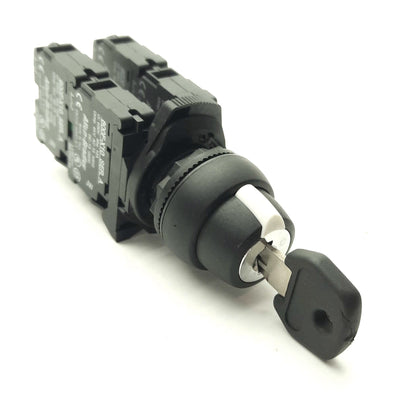 Used Allen Bradley 800FP-KM34PX40 Key Selector Switch 3-Position 4x NO 600V 10A 22mm