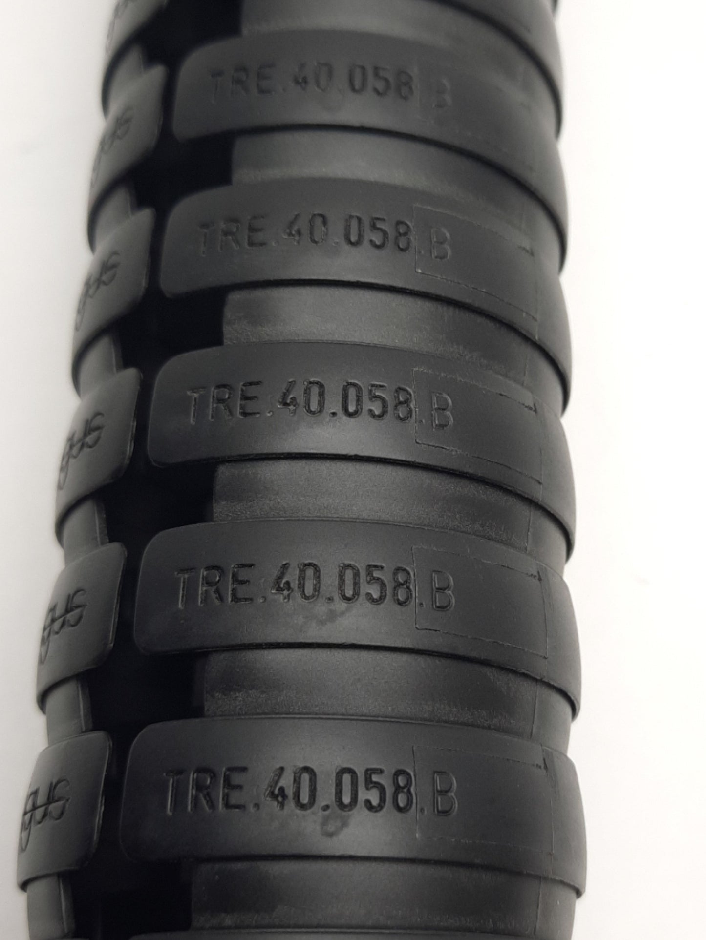 Used Igus TRE.40.058.B Triflex E-Chain Cable Carrier 39 Links, 1.78Ft Length