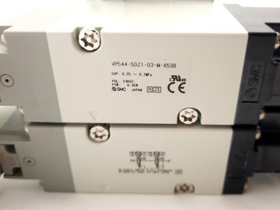 New SMC VP544-5DZ1-03-M-X538 Dual Solenoid Valve Assembly w/ Manifold Base 24VDC