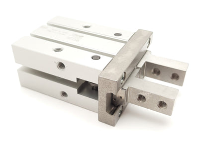 New SMC MHZ2-25D Parallel Air Gripper, Bore: 25mm, Stroke: 14mm Ports: M5x0.8