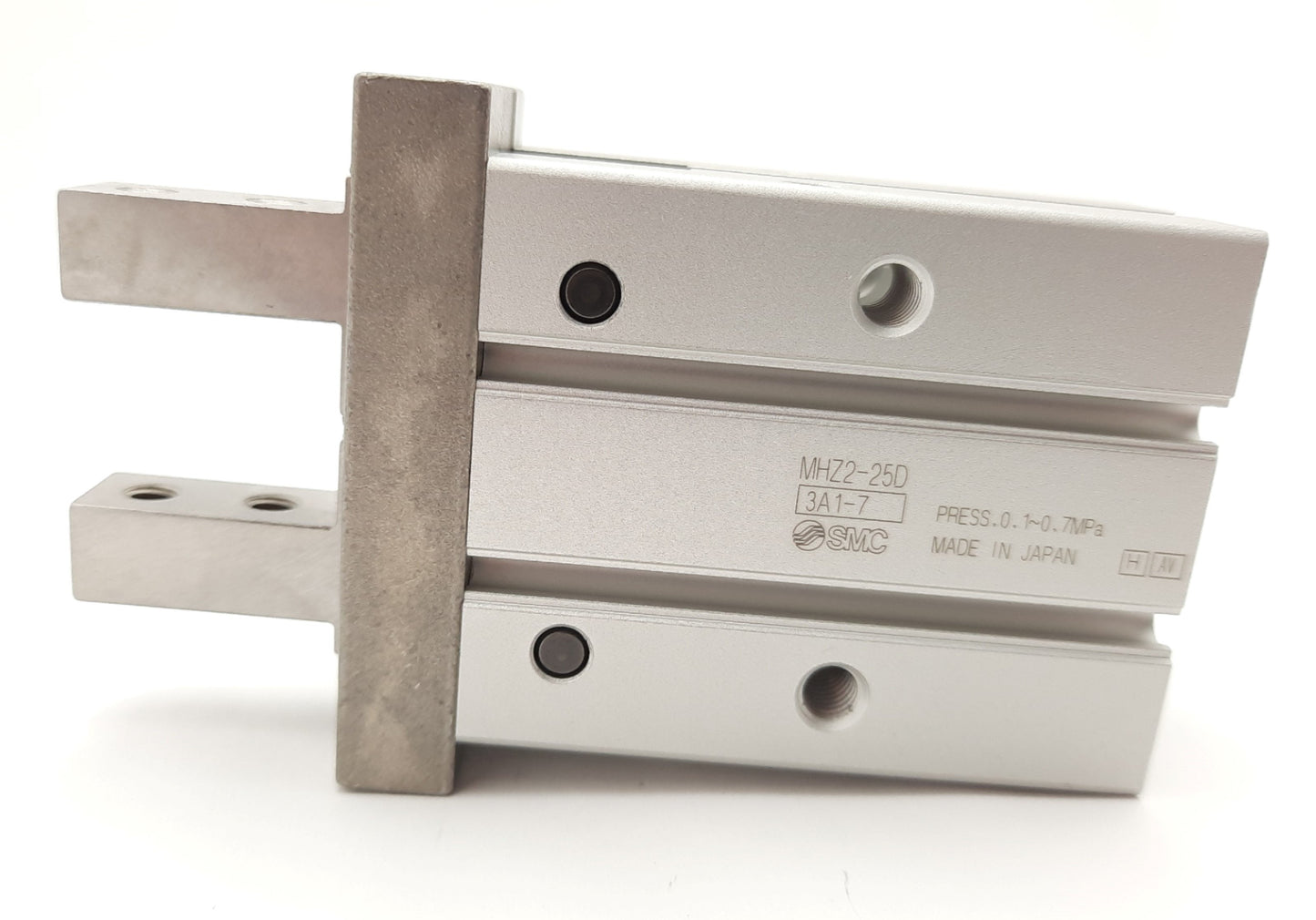 New SMC MHZ2-25D Parallel Air Gripper, Bore: 25mm, Stroke: 14mm Ports: M5x0.8