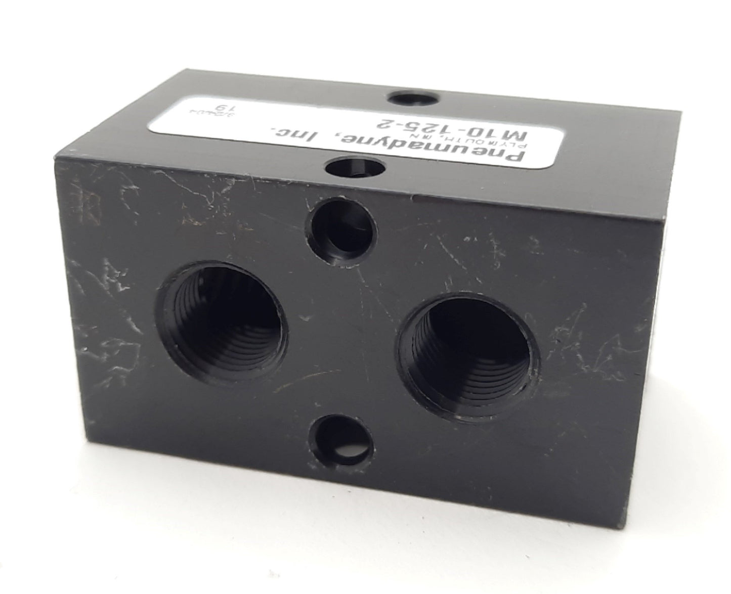 New – Open box Lot of 2 Pneumadyne M10-125-2 Manifold, 2-Station, 2 x 1/4"NPT to 2 x 1/8"NPT