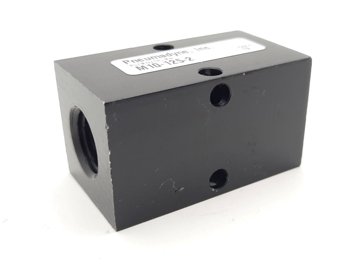 New – Open box Lot of 2 Pneumadyne M10-125-2 Manifold, 2-Station, 2 x 1/4"NPT to 2 x 1/8"NPT