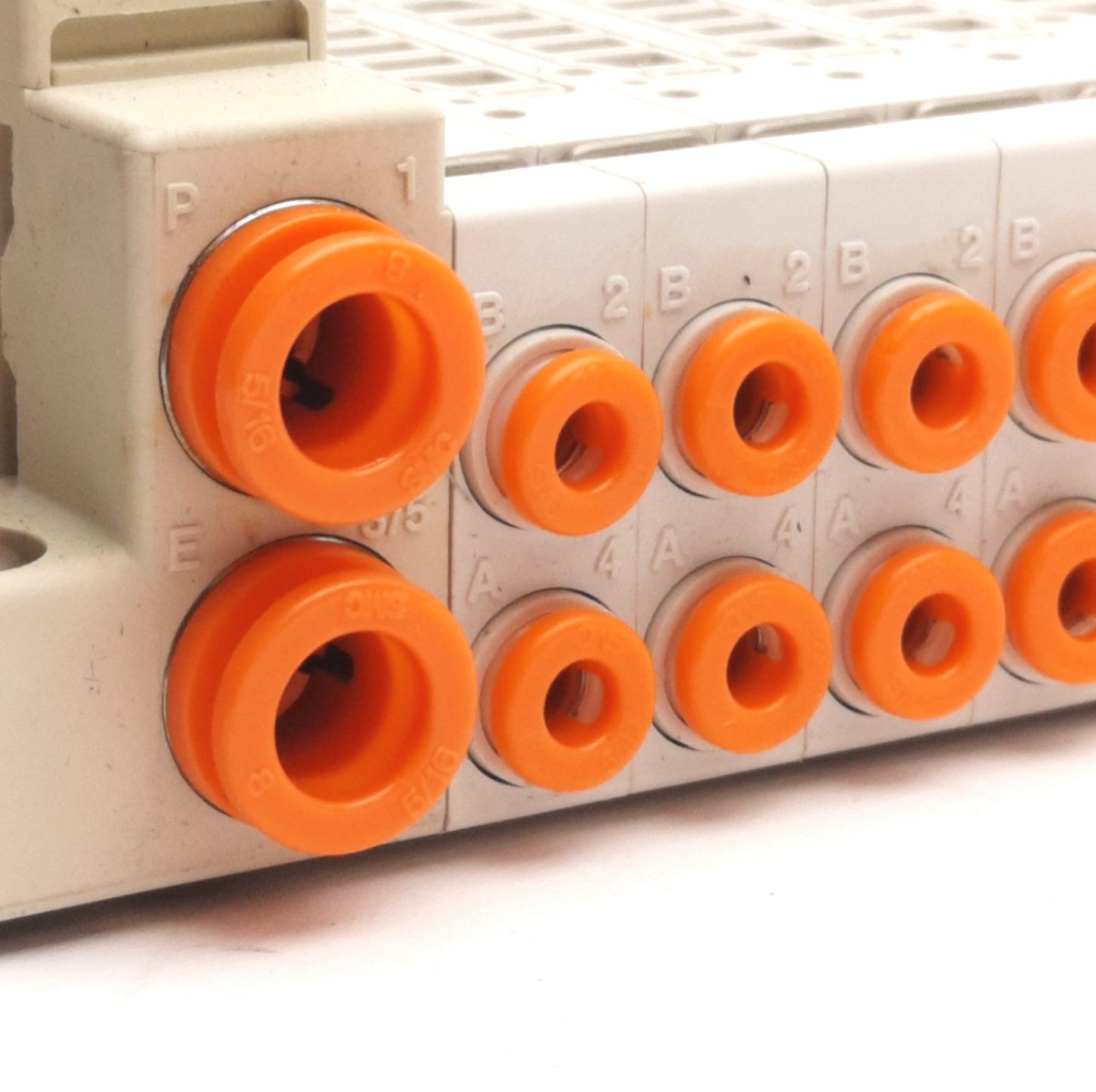 Used SMC SS5V1-16FD1-10-C4-D0 Cassette Base Manifold, 10 Stations, D-Sub Connector