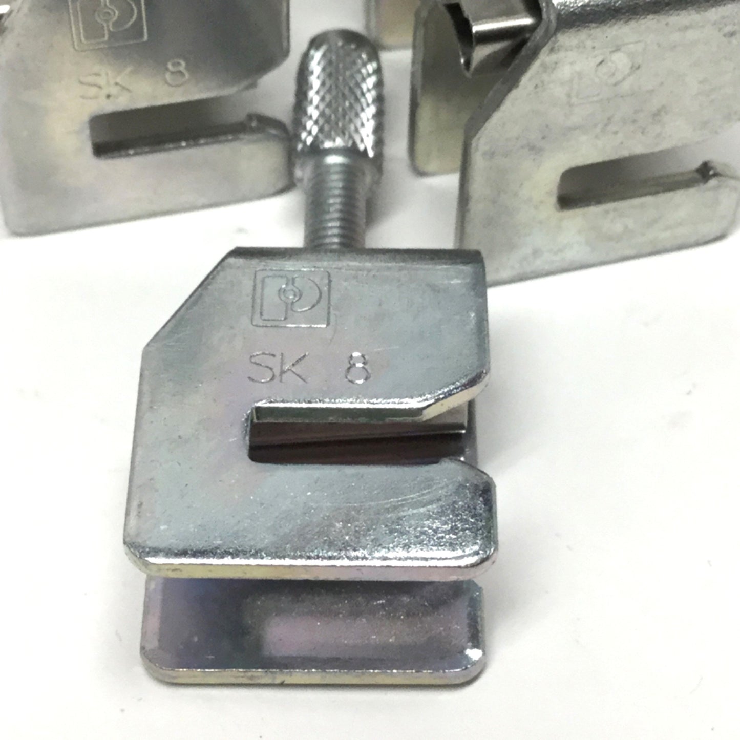 Used Lot of 8 Phoenix Contact SK 8 Busbar Shield Connection Clamp, 12mm Pitch
