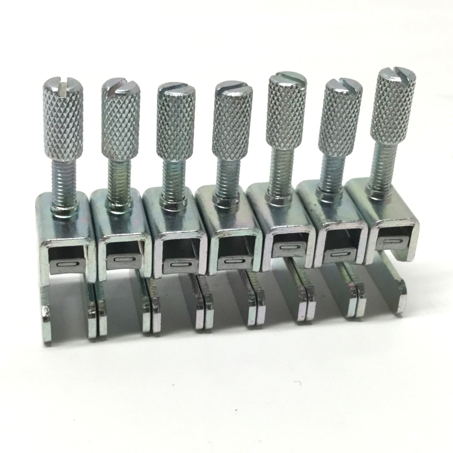 Used Lot of 7 Phoenix Contact SK 5 Busbar Shield Connection Clamp, 9mm Pitch