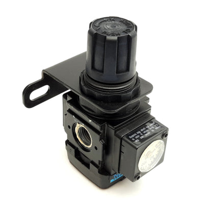 Used Wilkerson R08-C2-F0G0 Pneumatic Regulator, Input: 300psi Max, Output: 0-125psi